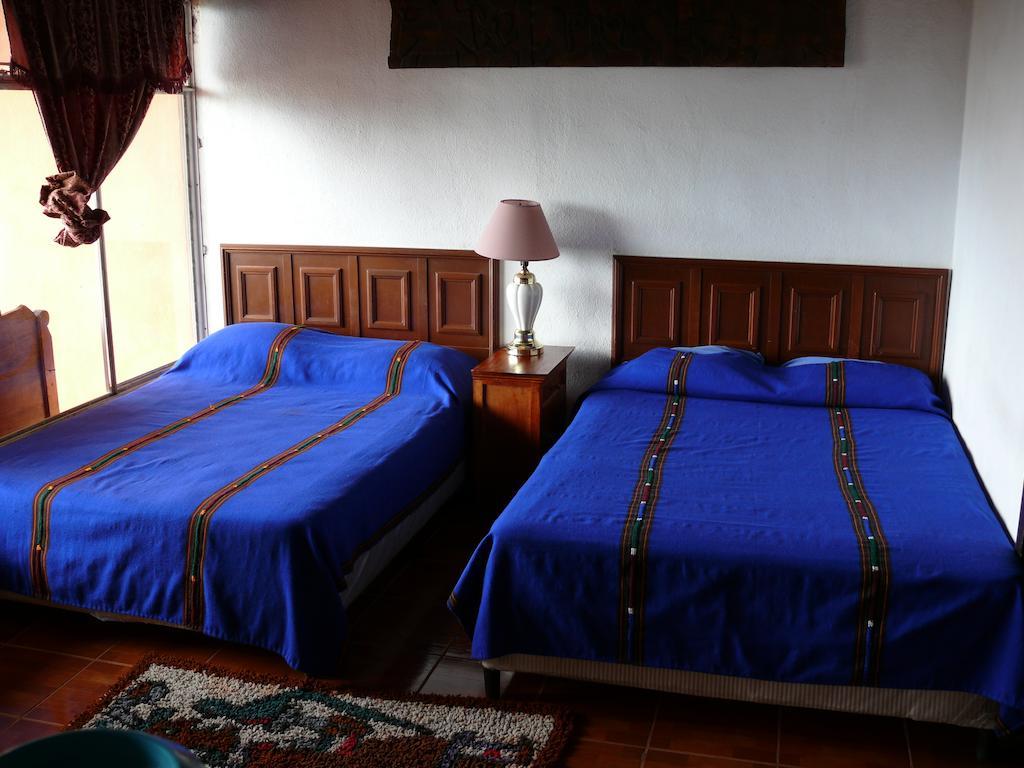 Hotel Playa Linda Panajachel Habitación foto